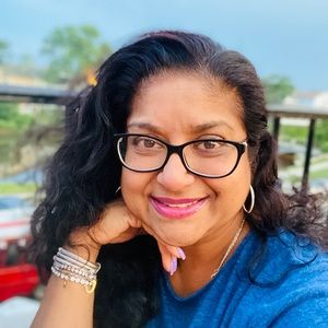 Meet your Posher, Ava